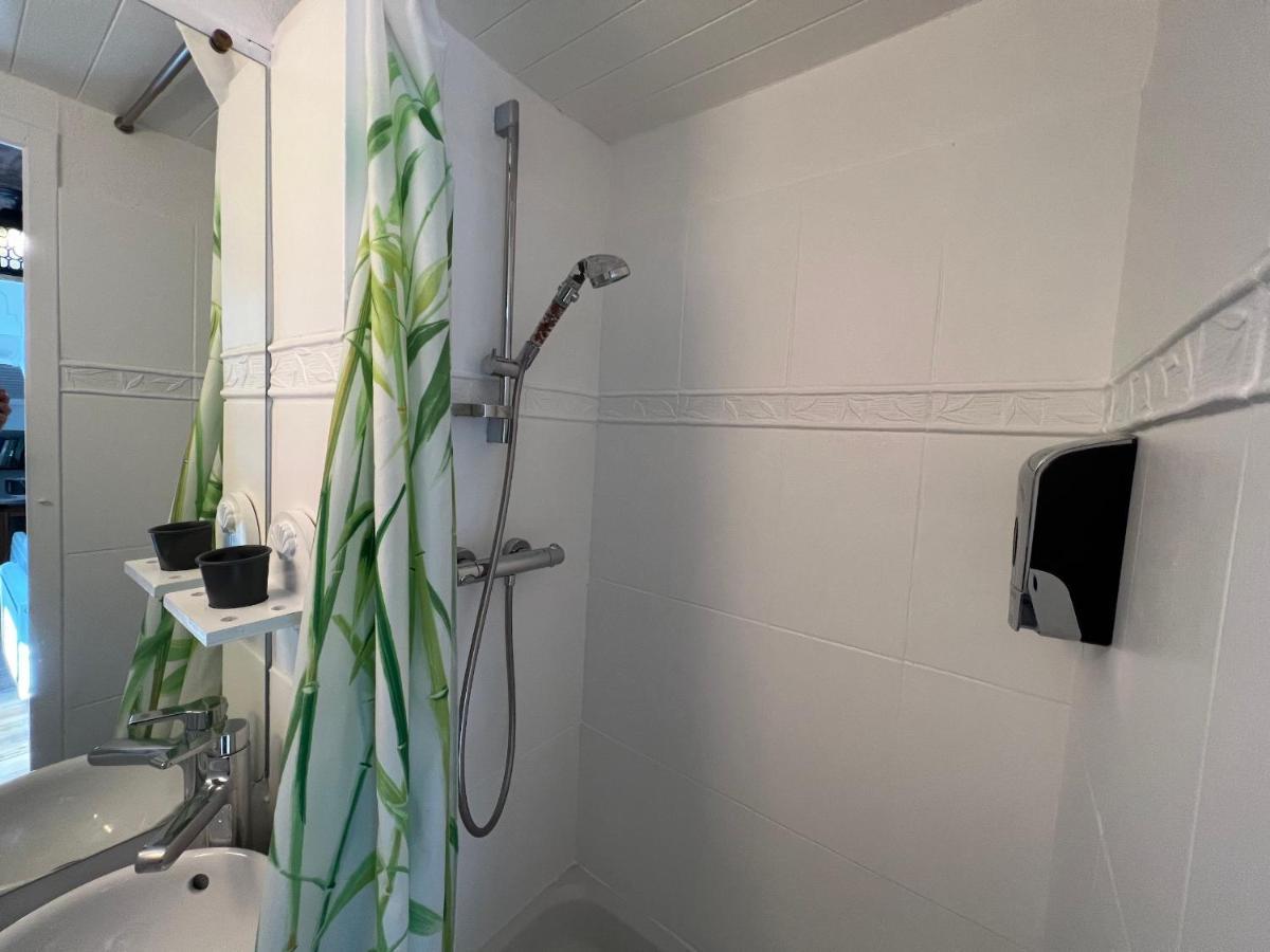 Maison D'Hotes L'Escale Du Loup Blanc Maringes Exteriör bild